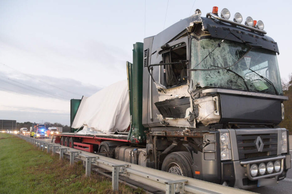 Dieser völlig demolierte Sattelzug wurde sichergestellt.
