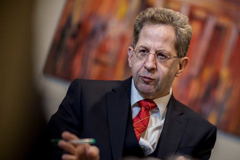 Verfassungsschutzchef Hans-Georg Maaßen warnt eindringlich islamistischen Frauen und Mädchen.