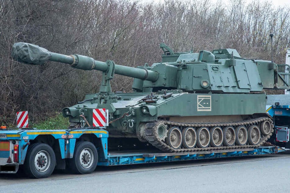 Die Polizei musste sechs Schwerlasttransporter auf der A4 stoppen.