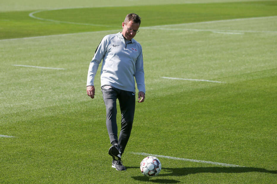 RB-Coach Ralf Rangnick will nach dem Finaleinzug im DFB-Pokal im anstehenden Ligaspiel gegen Freiburg nicht rotieren.