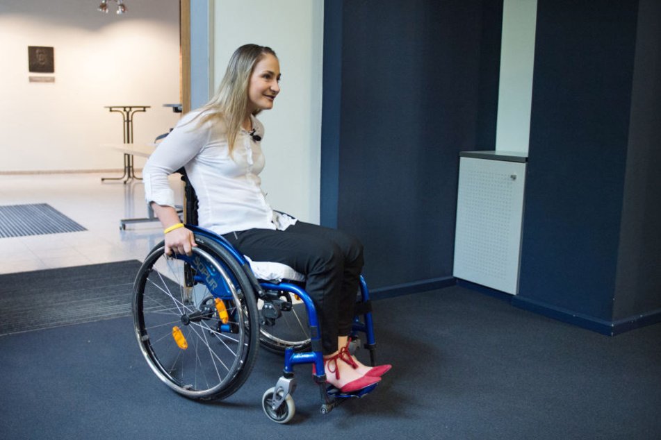 Im Rollstuhl, aber gut gelaunt kam Kristina Vogel zu dem Termin im Unfallkrankenhaus Berlin-Marzahn.