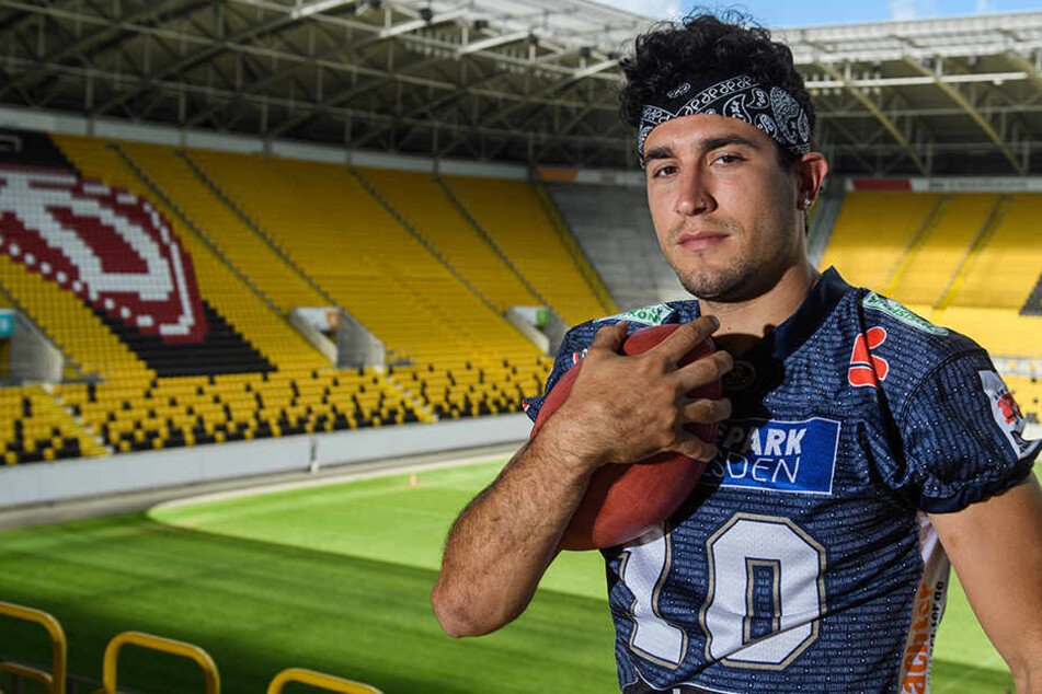 Quarterback Garrett Safron (25) kann das Spiel kaum erwarten.
