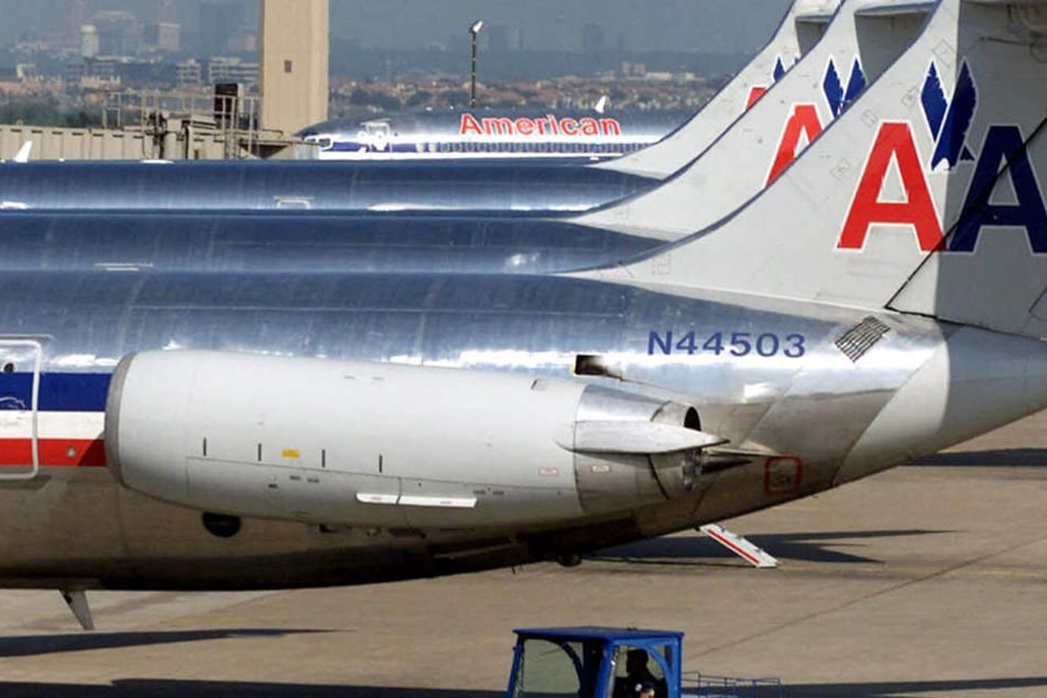 In einem American-Airlines-Flieger versuchte ein Mann gewaltsam ins Cockpit einzudringen.