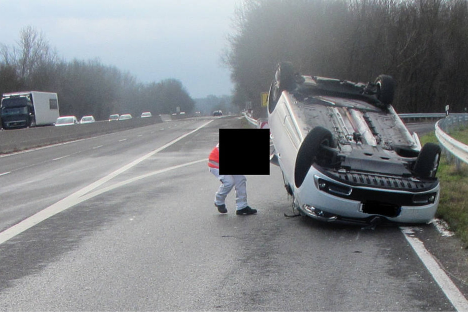 Der Unfall ereignete sich am Freitagmorgen auf der Bundesstraße 9 bei Bodenheim.