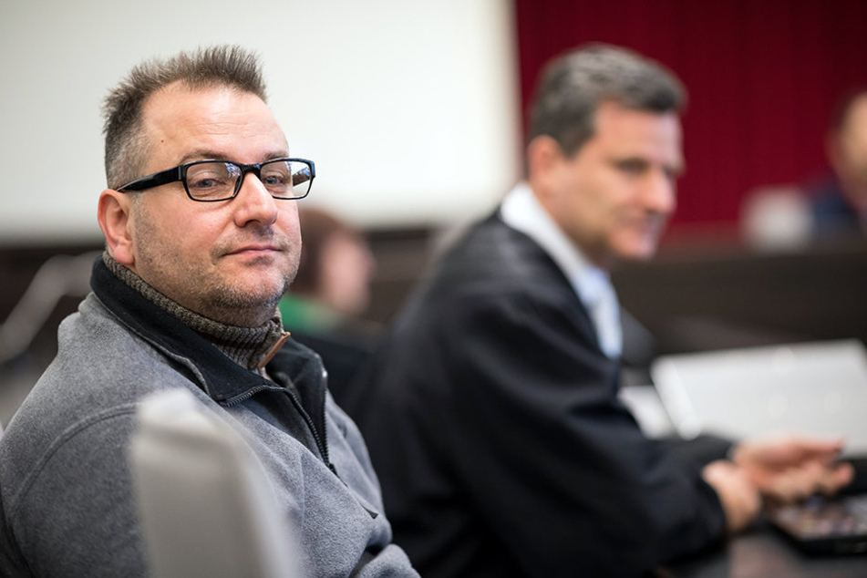 Wilfried W. soll im Laufe der Zeit unruhiger geworden sein. Die belastenden Aussagen seiner Ex-Frau scheinen ihn zu treffen.