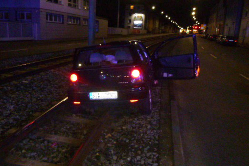 Einen Führerschein hatte der 17-jährige Fahrer nicht, das Auto gehörte seinem Vater.