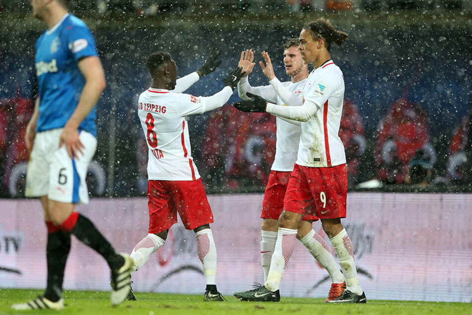 Torjubel: Naby Keita, Timo Werner und Yussuf Poulsen.