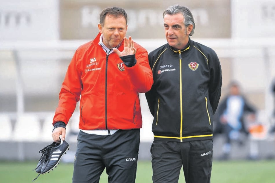 Branislav Arsenovic (l.) im Gespräch mit Dynamo-Sportchef Ralf Minge.