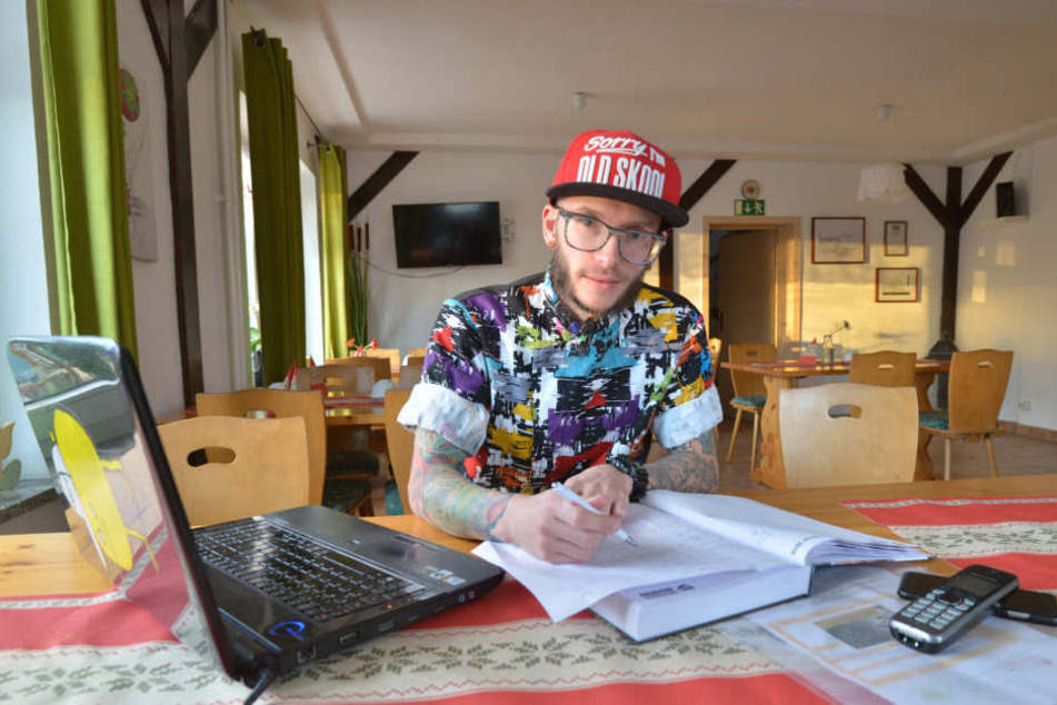 Ronald Otto (31) macht jetzt Ernst, verlangt fürs Reservieren Geld.