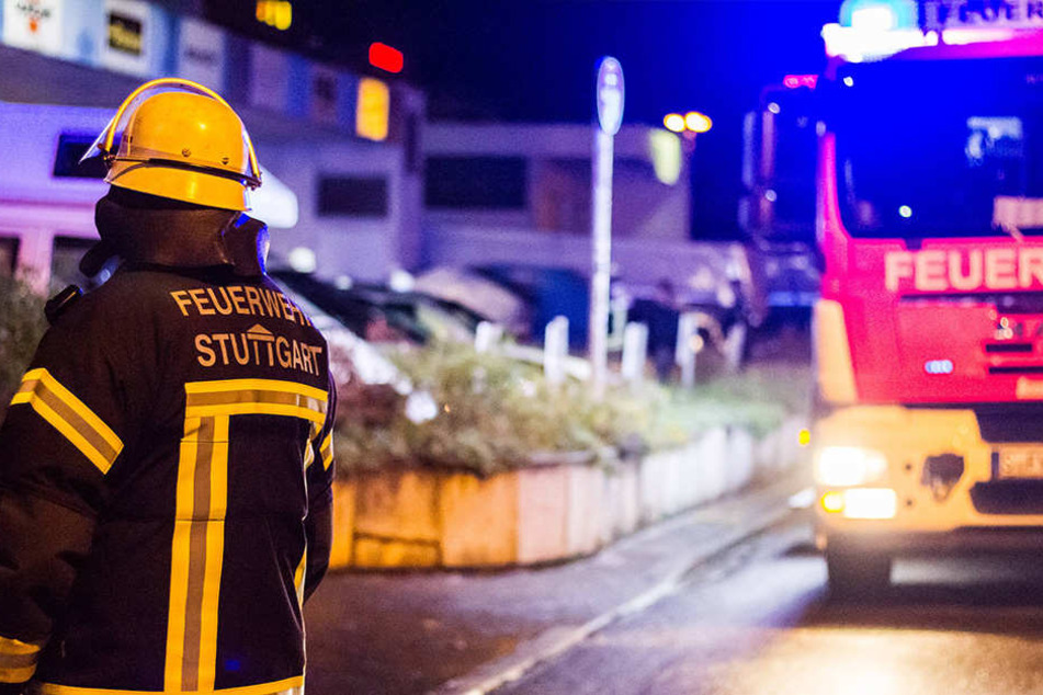 In Leipzig wurde eine Frau bei einem Wohnungsbrand verletzt.
