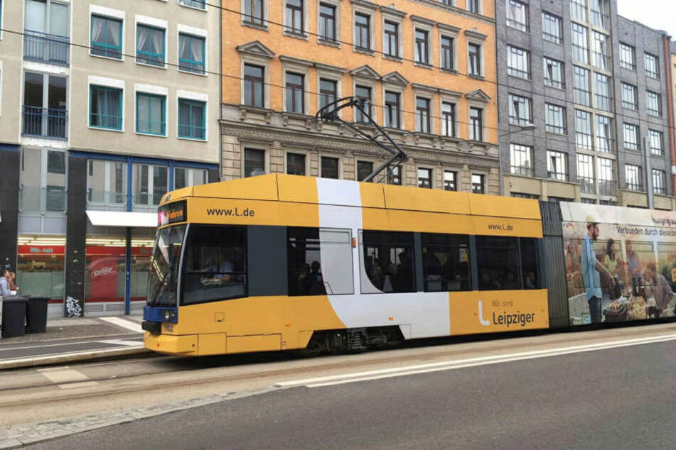Mehrere Straßenbahnen und Busse fallen am Freitag aus. (Archivbild)