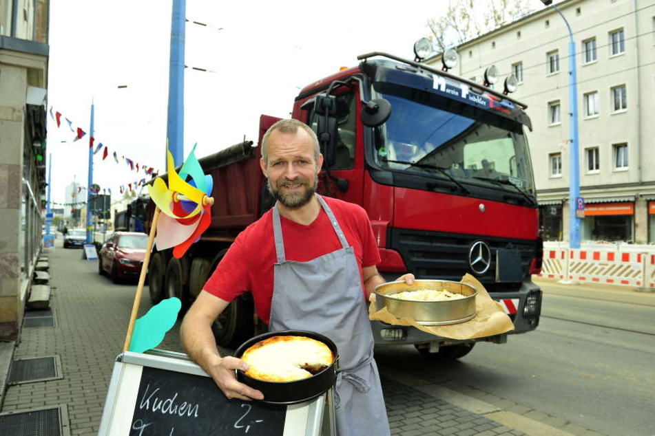 Frank Anton (43) vom Kindercafé Krümel ist bei der Baustellenparty auch dabei. "Wir wollen dem Ganzen mit ein bisschen Humor begegnen."