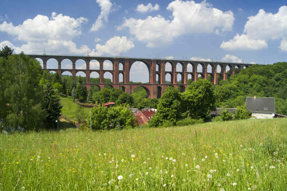 Die Glötzschtalbrücke gilt mit ihren 98 Bögen als Wahrzeichen des Vogtlands.