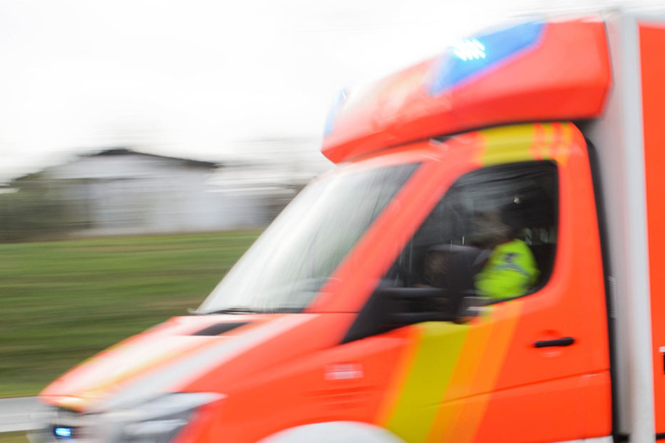 Die 29-Jährige kam mit schweren Verletzungen am Kopf in ein Krankenhaus (Symbolbild).