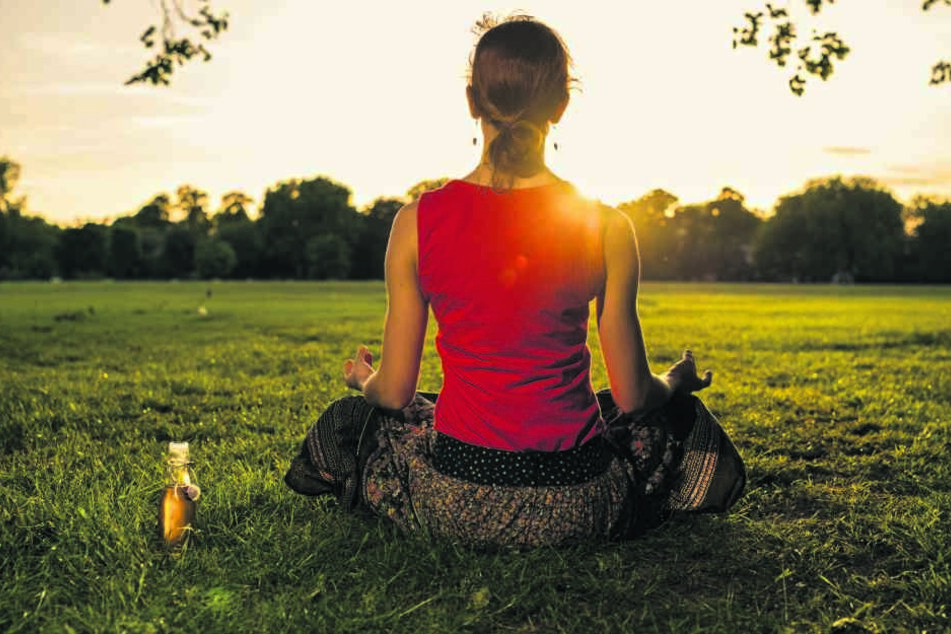 Diesmal gibt's eine Neuheit: Beim Bier-Yoga sollen die Musikfans Stress abbauen.
