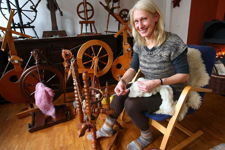In Heike von Lienens guter Stube sieht es aus wie bei Dornröschen. Mit der Ausnahme, dass sie sich nicht an der Spindel sticht.