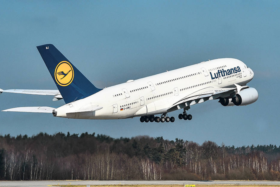 Auf Wiedersehen! Am Mittwoch hob der Airbus A380 nach erfolgreicher Wartung aus Dresden ab.