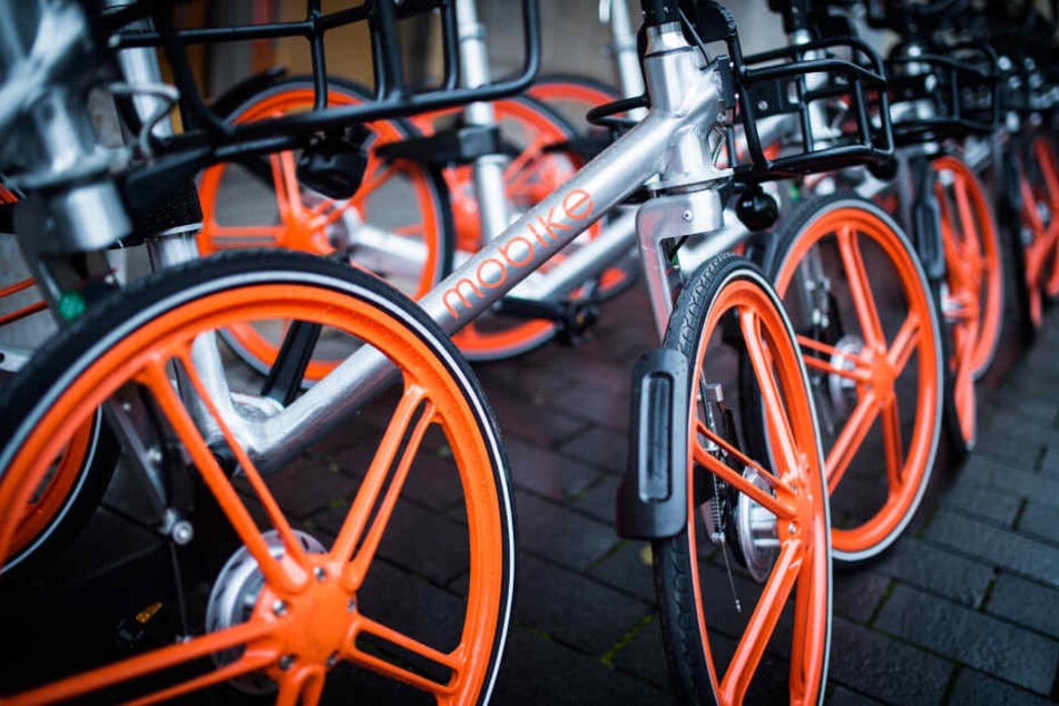 Fahrräder des Fahrradverleiher Mobike.