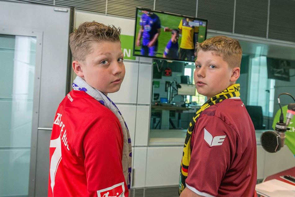 Aue-Fan Hannes (l.) und sein Bruder Till, der Dynamo liebt.