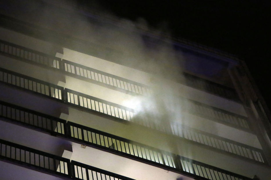 Aus der Wohnung am Amalie-Dietrich-Platz drangen dichte Rauchschwaden.