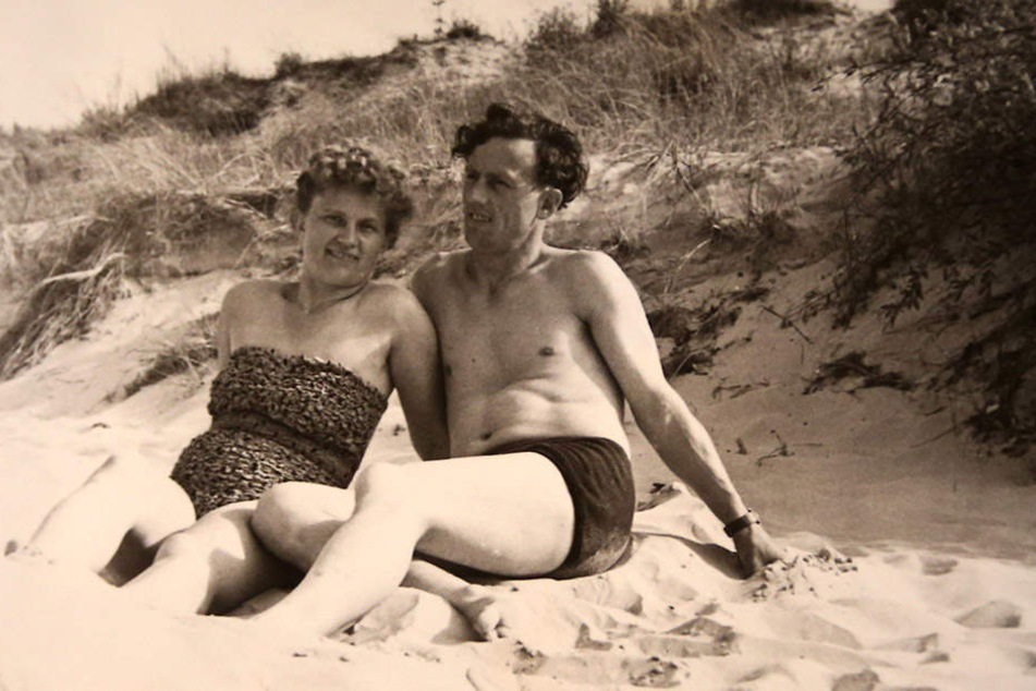 Urlaube haben Elfriede und Waldemar viele gemacht. Hier eine Aufnahme aus den Ostsee-Dünen