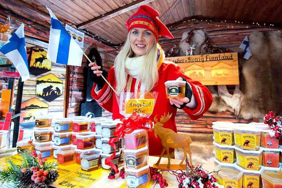 Über 30 Sorten finnischen Honig und vier Sorten finnischen Senf gibt es bei Sari Luukkonen (29). Die Finnin ist zum vierten Mal in Zwickau.