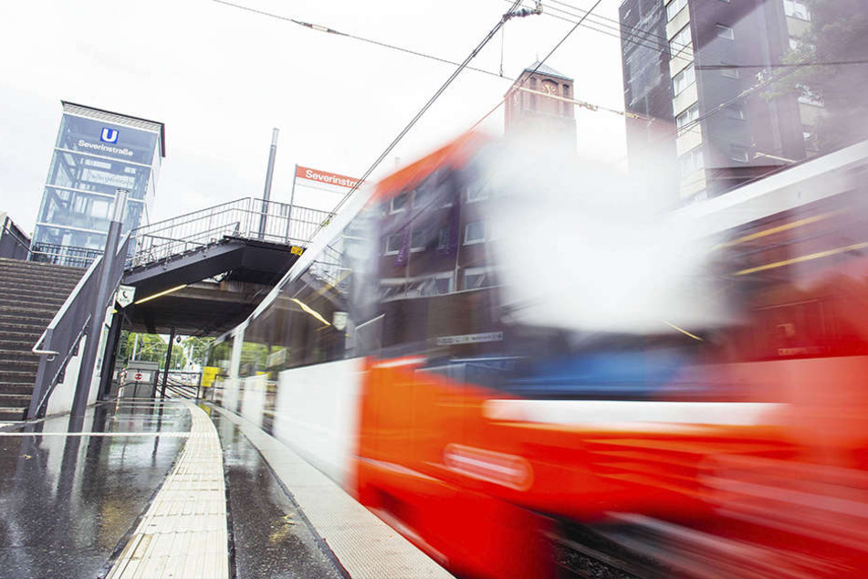 In Köln wurde ein Mann von zwei Straßenbahnen überfahren.