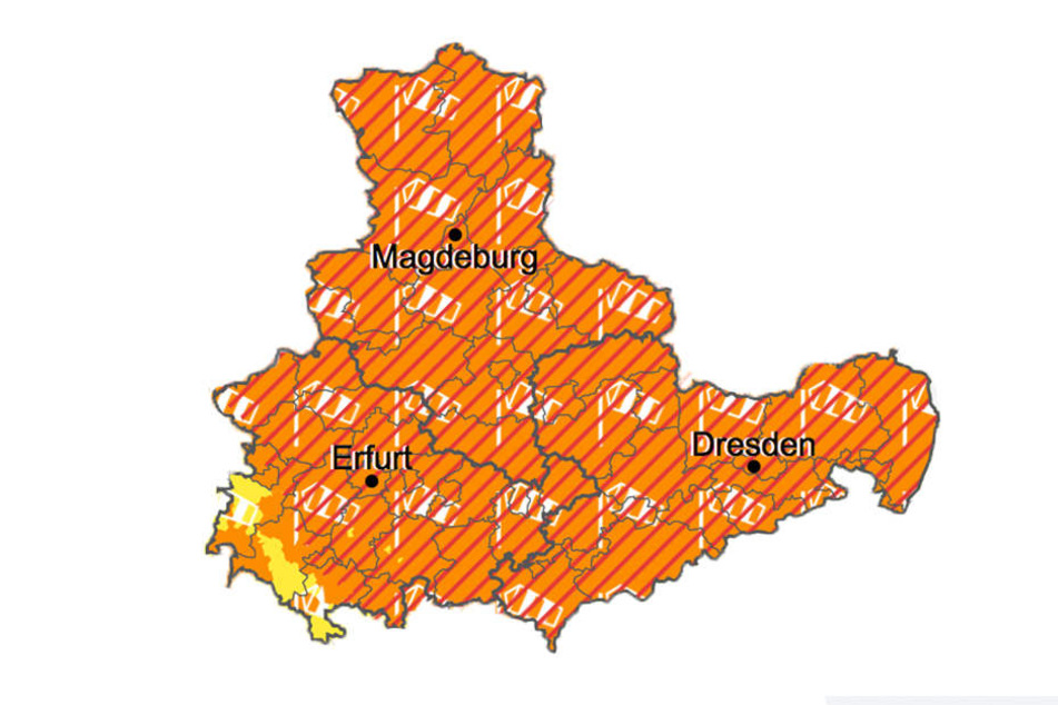 Der Deutsche Wetterdienst sagt für Sonntagmorgen und -vormittag orkanartige Böen und vereinzelt Orkanböen voraus.