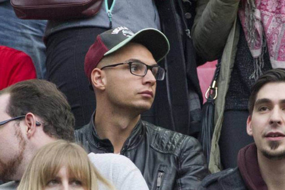 Sarahs Geburtstag verbrachte Pietro allein im Stadion.