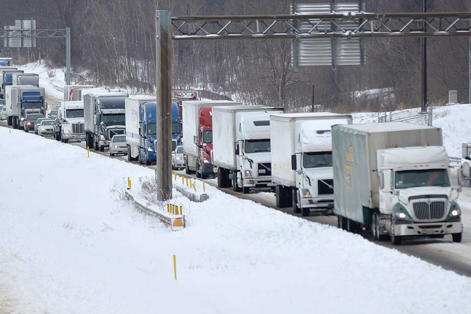 Die Meteorologen erwarten in manche Regionen bis zu 30 Zentimeter Neuschnee.