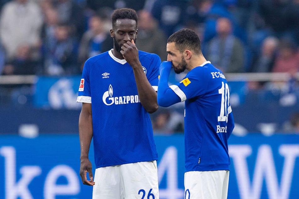 Lebloser Auftritt: Schalke, hier Salif Sané und Nabil Bentaleb (r.) gibt derzeit ein desolates Bild ab.