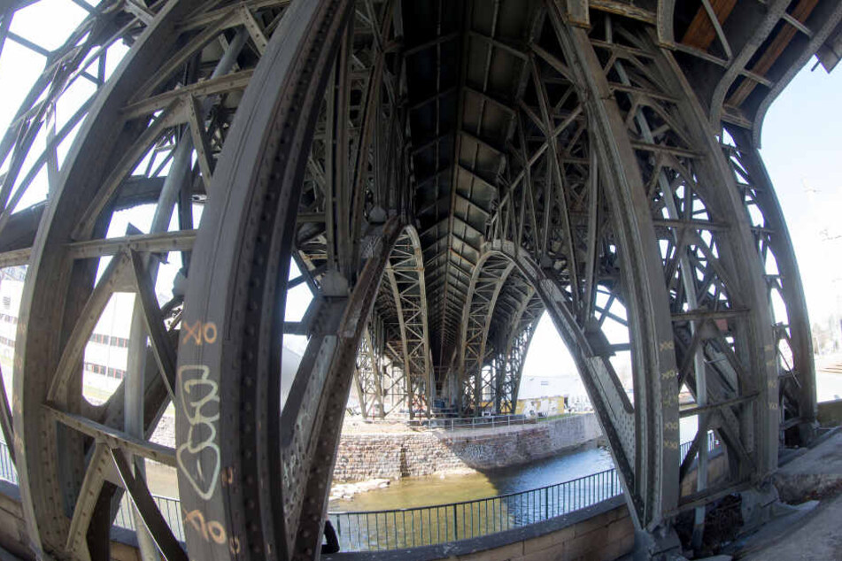 Die Bahnbögen der denkmalgeschützten Brücke sollen bei der Sanierung erhalten bleiben.