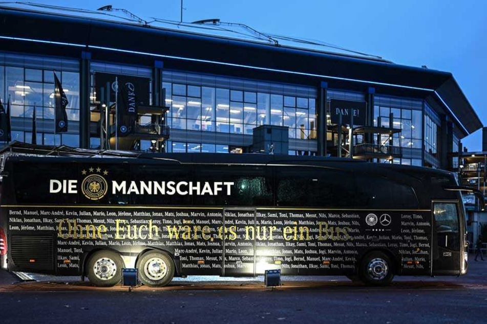 Der Mannschaftsbus des DFB-Teams war gegen die Niederlande zum letzten Mal ein Mercedes.