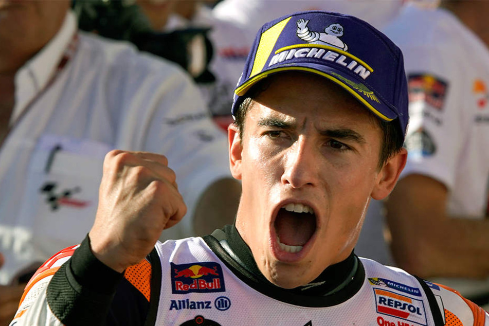 Trotz Verletzung jubelte Marc Márquez weiter.