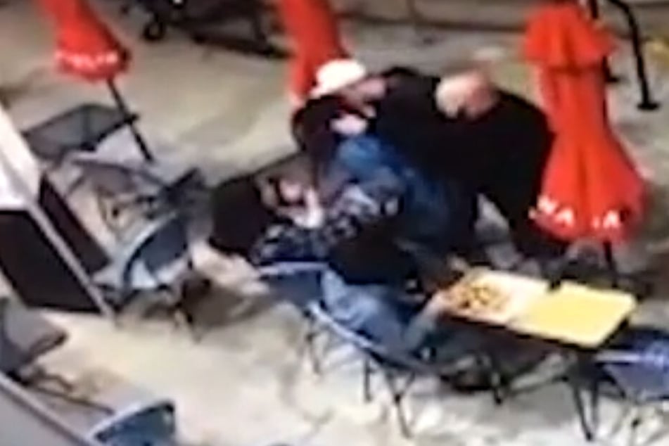Großer mann aus zwerg mädchen