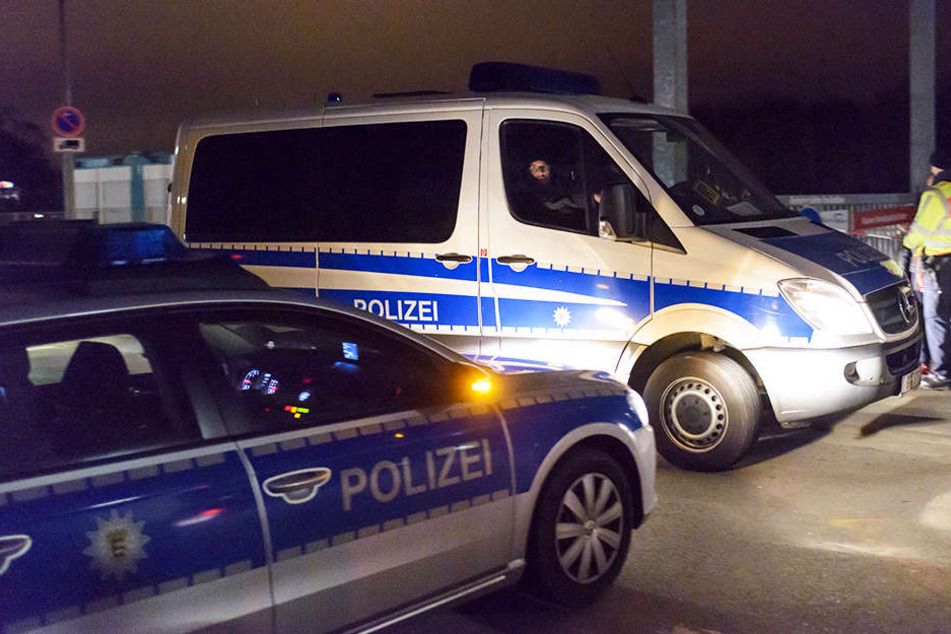 Seit den Morgenstunden laufen die Razzien gegen Reichsbürger in mehreren Bundesländern.