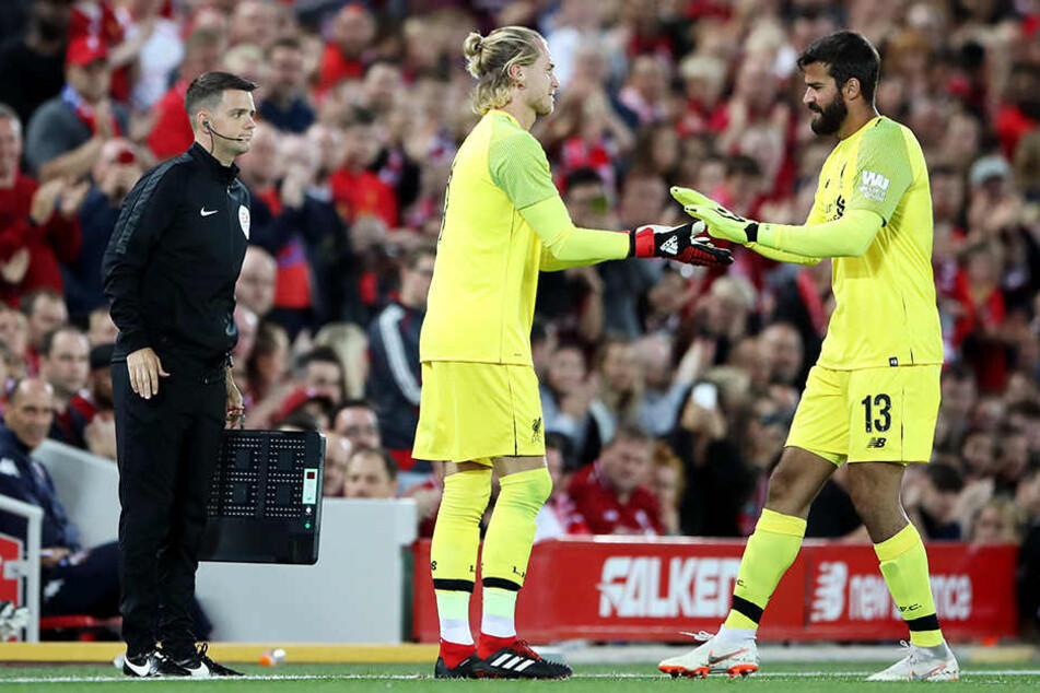 Die alte und neue Nummer eins im Liverpool-Kasten: Loris Karius (l.) wurde von Alisson (r.) abgelöst.