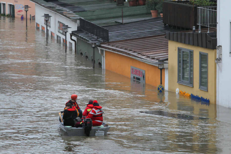 2013 richtete ein Hochwasser in den Landkreisen Deggendorf und Passau erheblichen Schaden an. (Archiv)