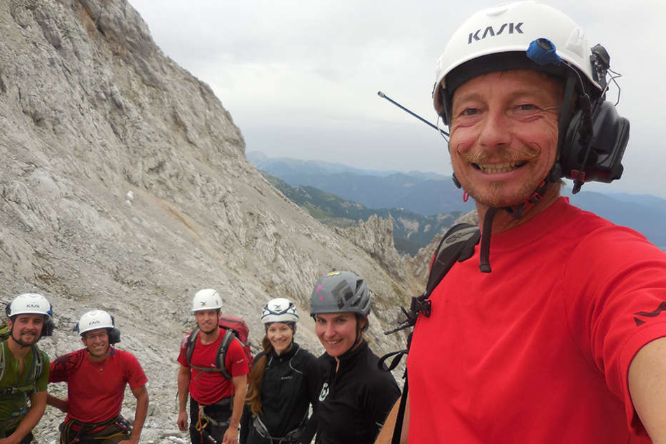 "Das war eine unserer schwierigsten Rettungsaktionen": Harald Aschaber (52, r.), Leiter der Bergrettung Leutasch, mit seinem Bergsteigerteam.