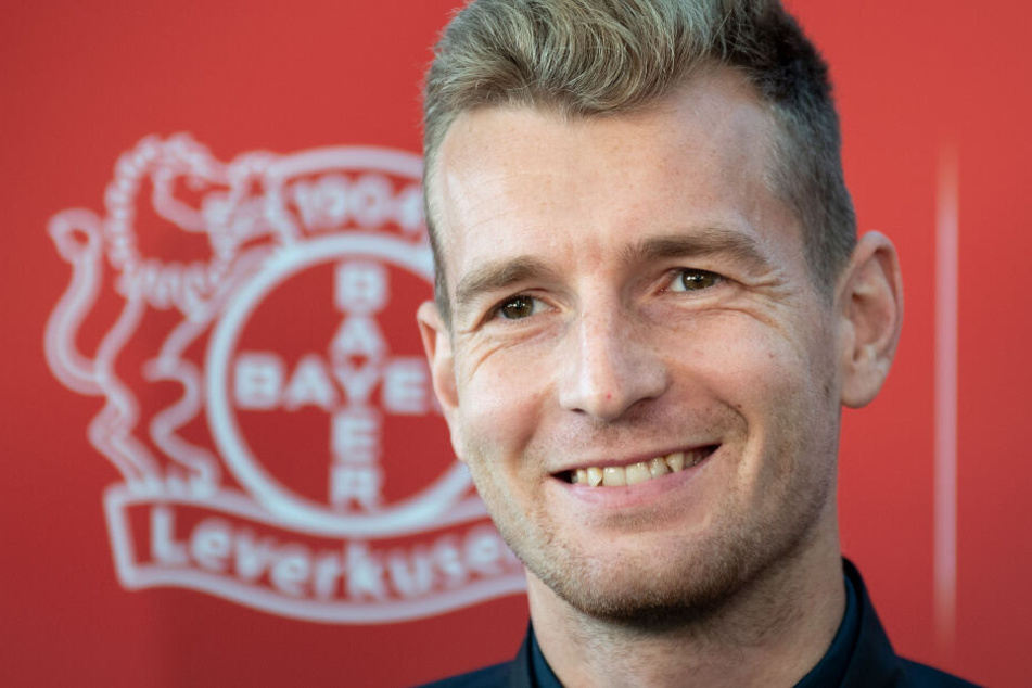 Leverkusens Torwart Lukas Hradecky (29) musste im Urlaub vor einem Bären fliehen.