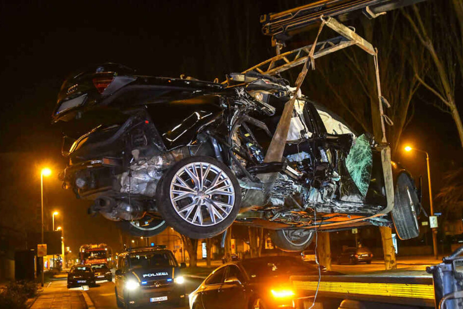 Die beiden Fahrzeuge wurden beschlagnahmt.