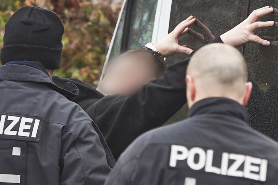 Riesige Mengen Rohopium soll der Lkw-Fahrer geliefert haben (Symbolbild).