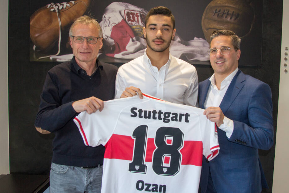 Neuzugang Ozan Kabak wird beim VfB Stuttgart vorgestellt.