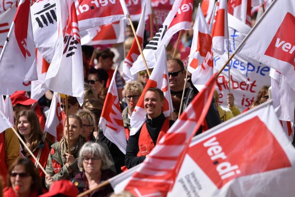 Die Arbeitnehmer sind über das Arbeitgeberangebot Extrems verärgert und gehen deshalb Sonnabend auf die Straße.