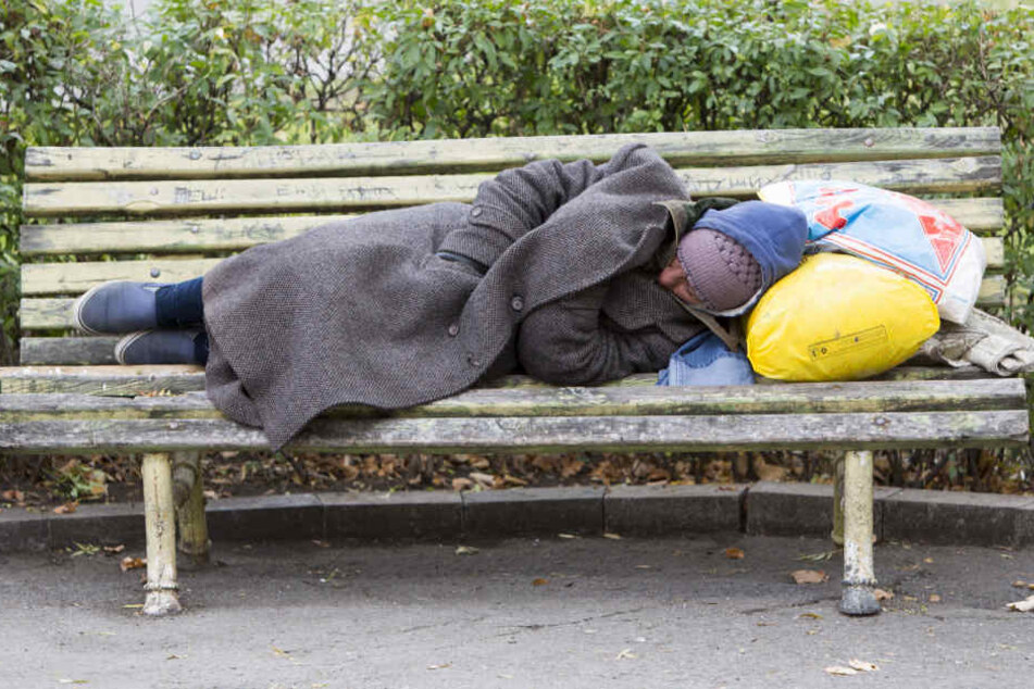 Ein Bild, dass wohl alltäglicher werden wird. Obdachlose, die in keiner Wohnung leben. Und der Winter kommt. (Symbolbild)