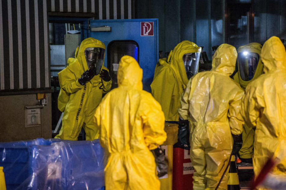 2500 Liter Salzsäure waren in ein Auffangbecken übergelaufen.