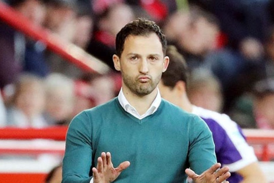 Die beschwichtigende Geste passt: Domenico Tedesco hält seine Truppe trotz der letzten Erfolge am Boden.