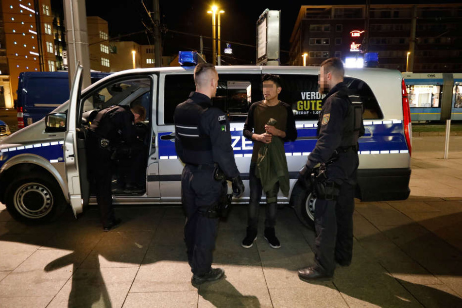 Die Beamten führten insgesamt 30 Personenkontrollen durch.