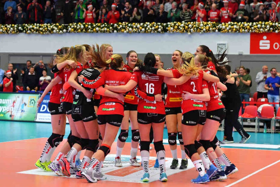 Nach dem Spiel kannte der Jubel bei den DSC-Volleyballerinnen keine Grenzen mehr.