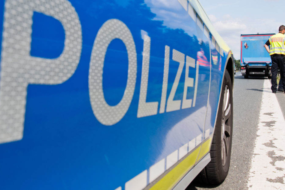 Die Polizei hatte die Leiche der Frau an der Autobahn gefunden. (Symbolbild)